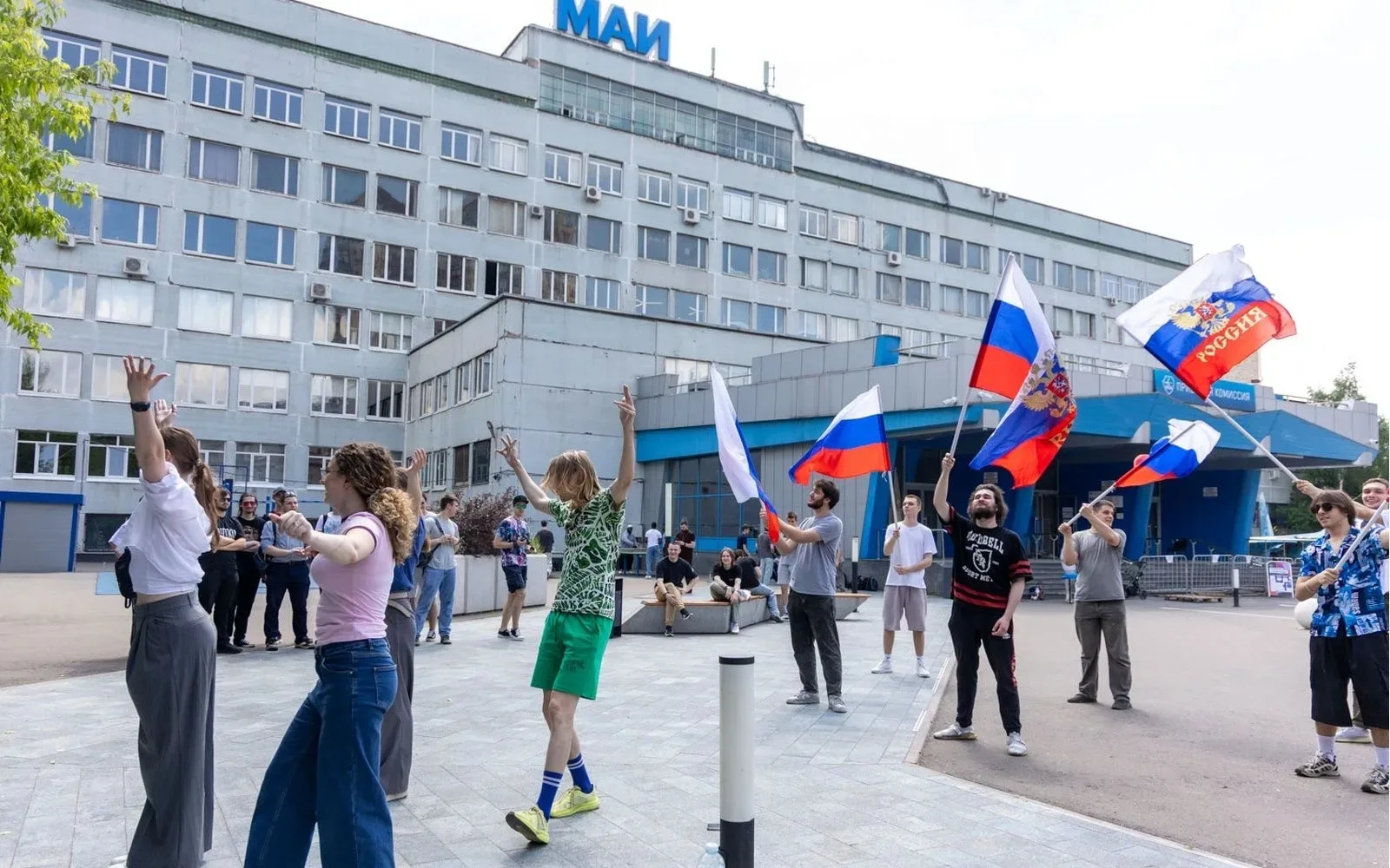 Греби как коряк, целься как эвенк 🎯 

В МАИ прошёл спортивно-интеллектуальный квиз «Эстафета единст
