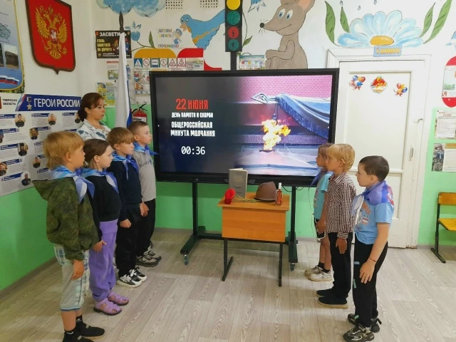 Пятнадцатый, заключительный день летнего лагеря прошел под знаком памяти и скорби, напоминая о траги