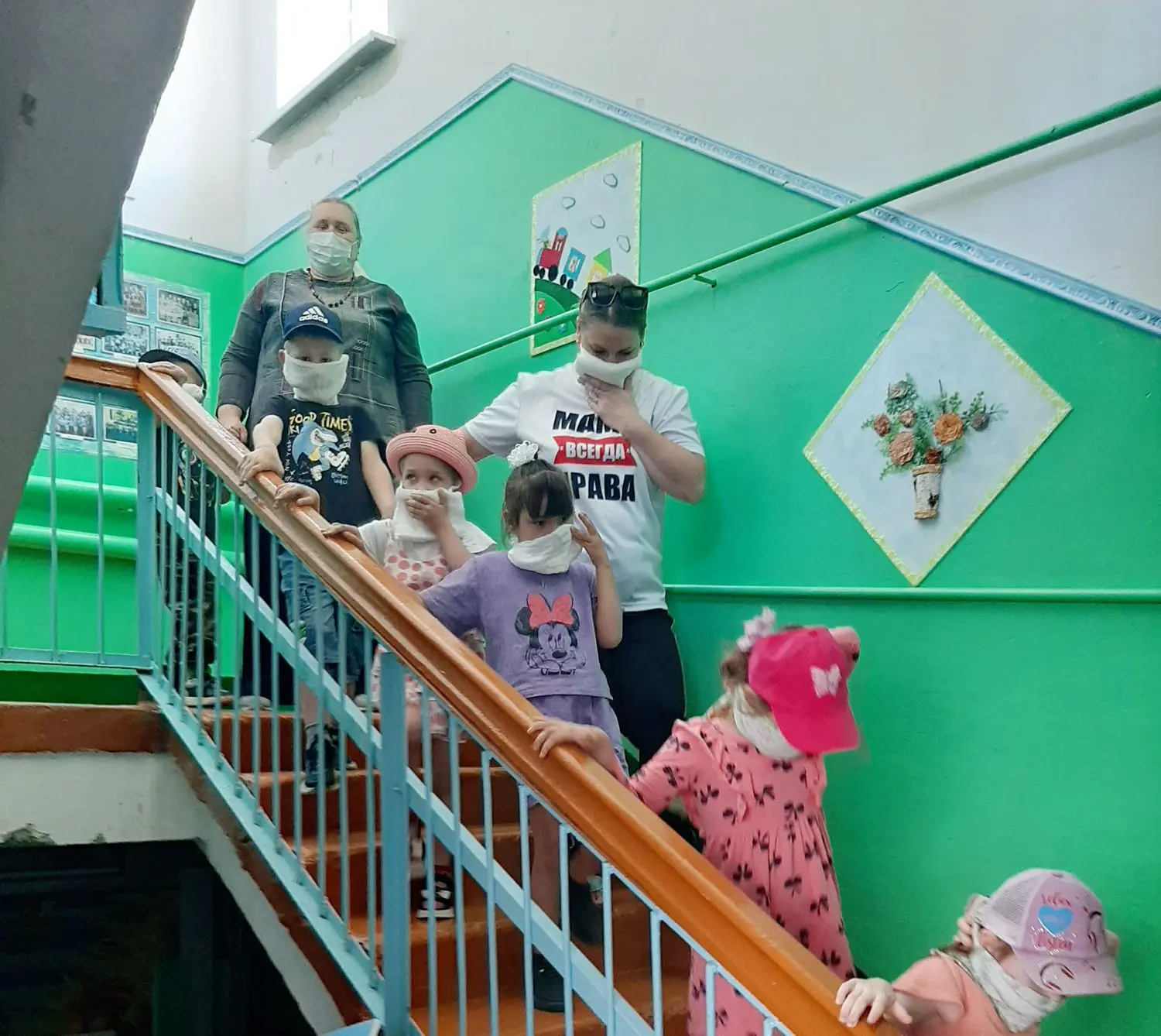ТРЕНИРОВКА ПО ПОЖАРНОЙ ЭВАКУАЦИИ

9 июня в МДОУ д/с 6 "Звёздочка" была проведена плановая учебная эв