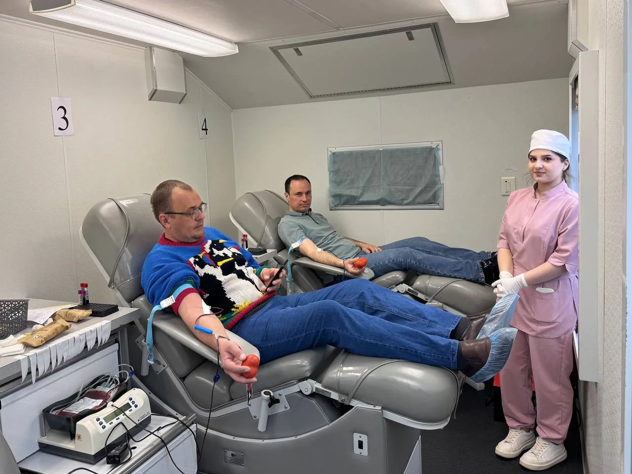 Энергетики Ессентуков сдали донорскую кровь   ПАО «Ставропольэнергосбыт» организовало очередную доно