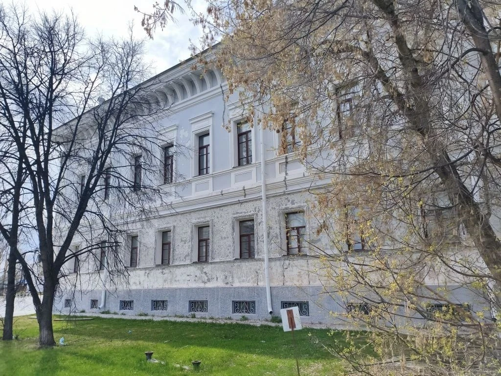 🏛 В Тобольске обновят фасад знаменитого Дома генерал-губернатора  В городе начинается реставрация од