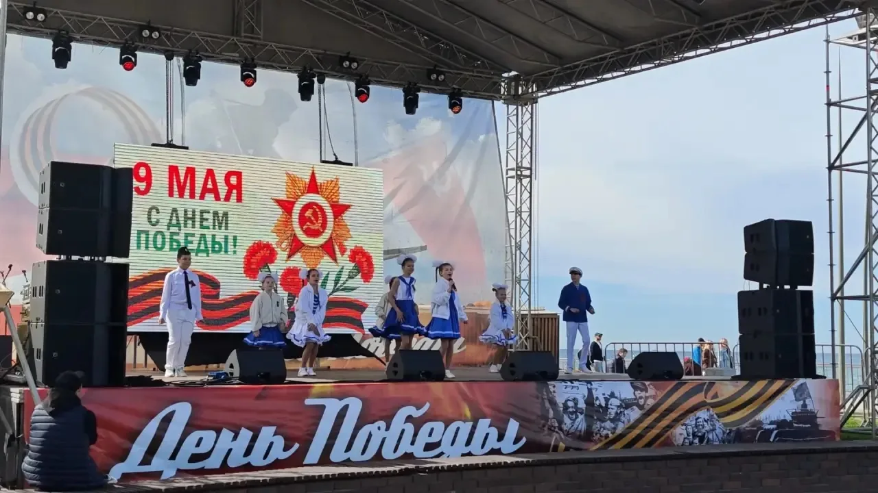 🇷🇺✨ 9 мая по всей стране проходят праздничные концерты, посвящённые Дню Великой Победы! 🎶 Наши артис