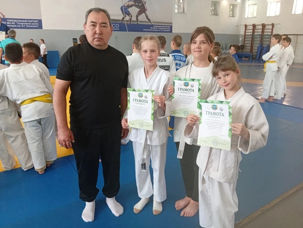 🏆 Гордость нашей школы!
В Астрахани прошли соревнования по дзюдо, и наши девочки доказали, что они 