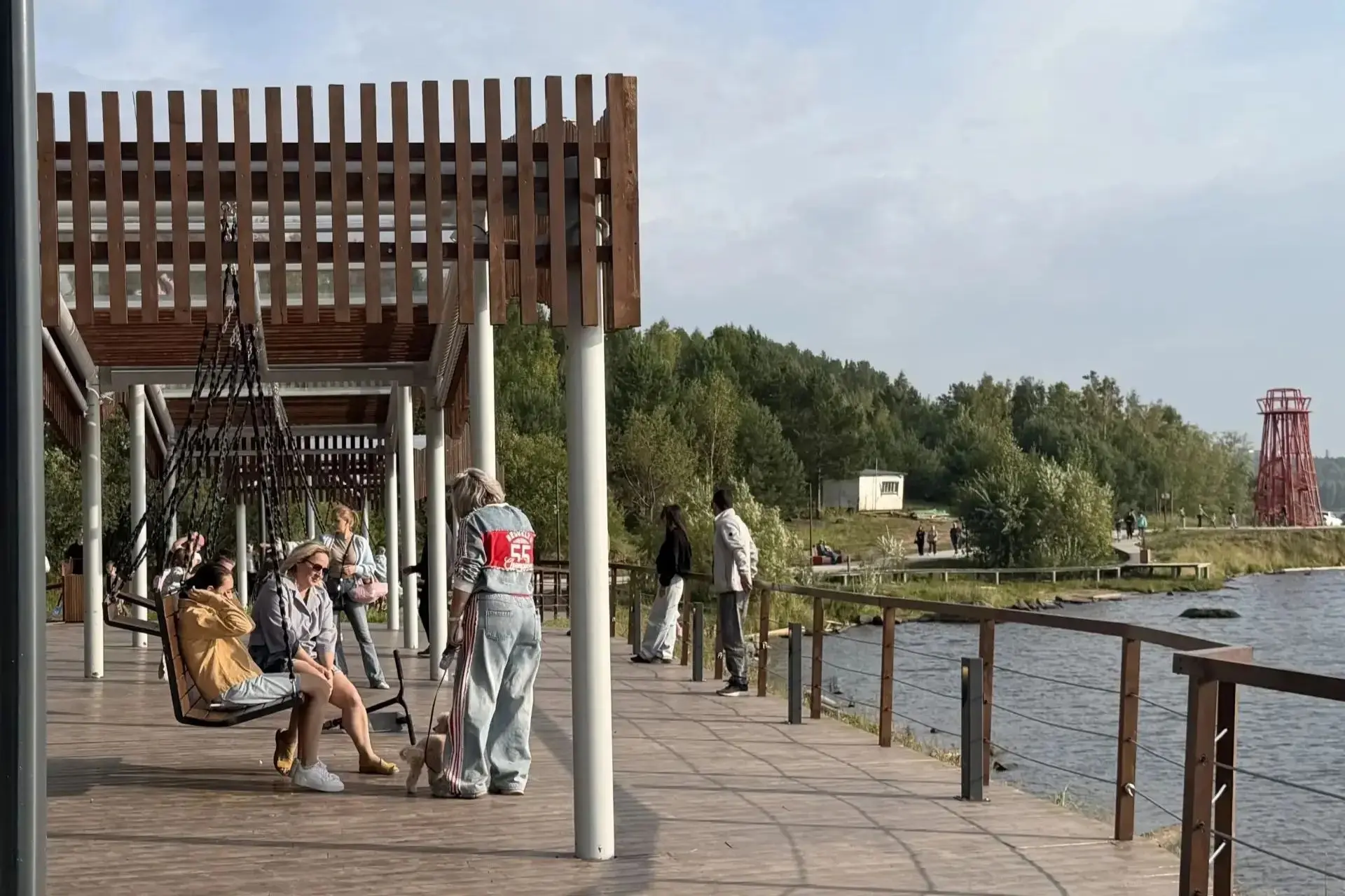 🌳✅ В Усть-Илимске открыли обновленную набережную: дикий берег превратился в современно...
