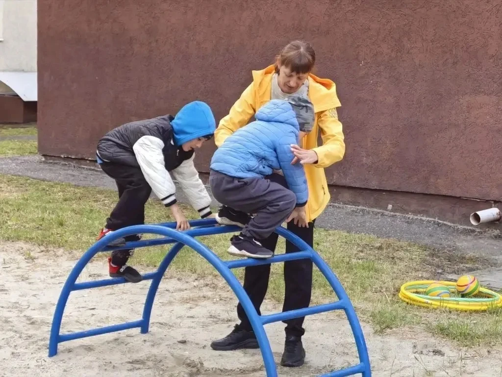 В преддверии Международного дня защиты детей, инструктор по физической культуре Шамдан ...