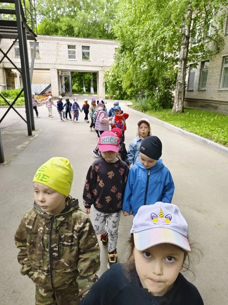 🚸 Безопасность на улице — это важно!