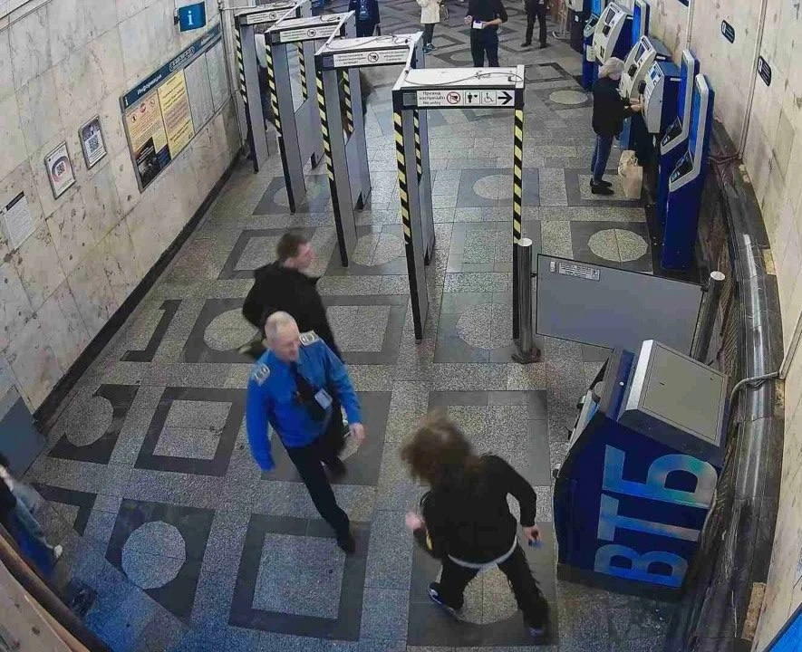 Сотрудники Службы транспортной безопасности Петербургского метрополитена обезвредили вч...
