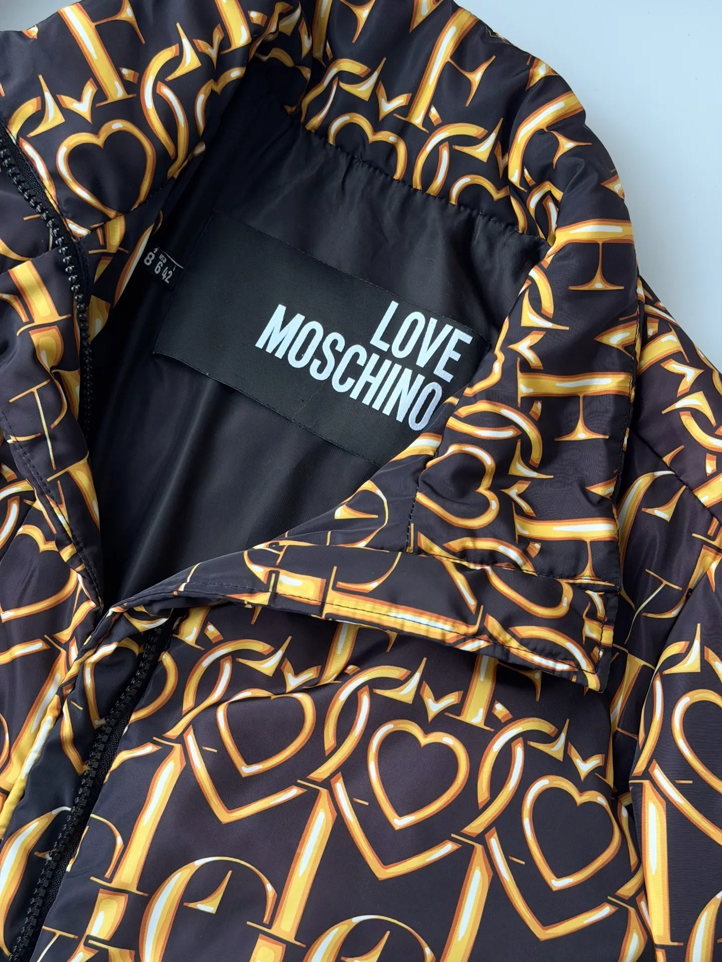 Облегченное пальто Love Moschino