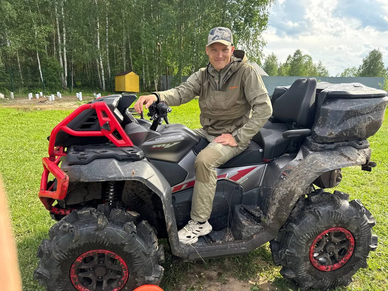 А кто говорил что жизнь в частном доме это классно , беззаботно, легко?)