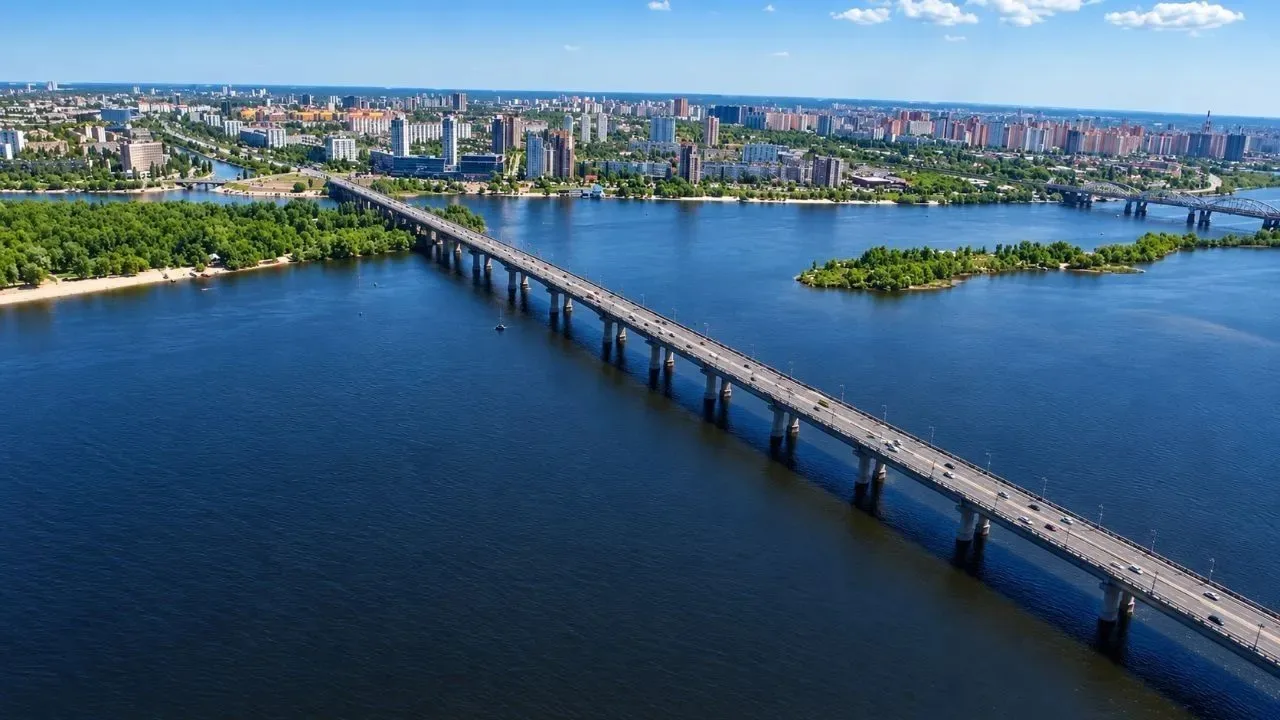 Почему по мостам через Днепр начали бить именно сейчас.