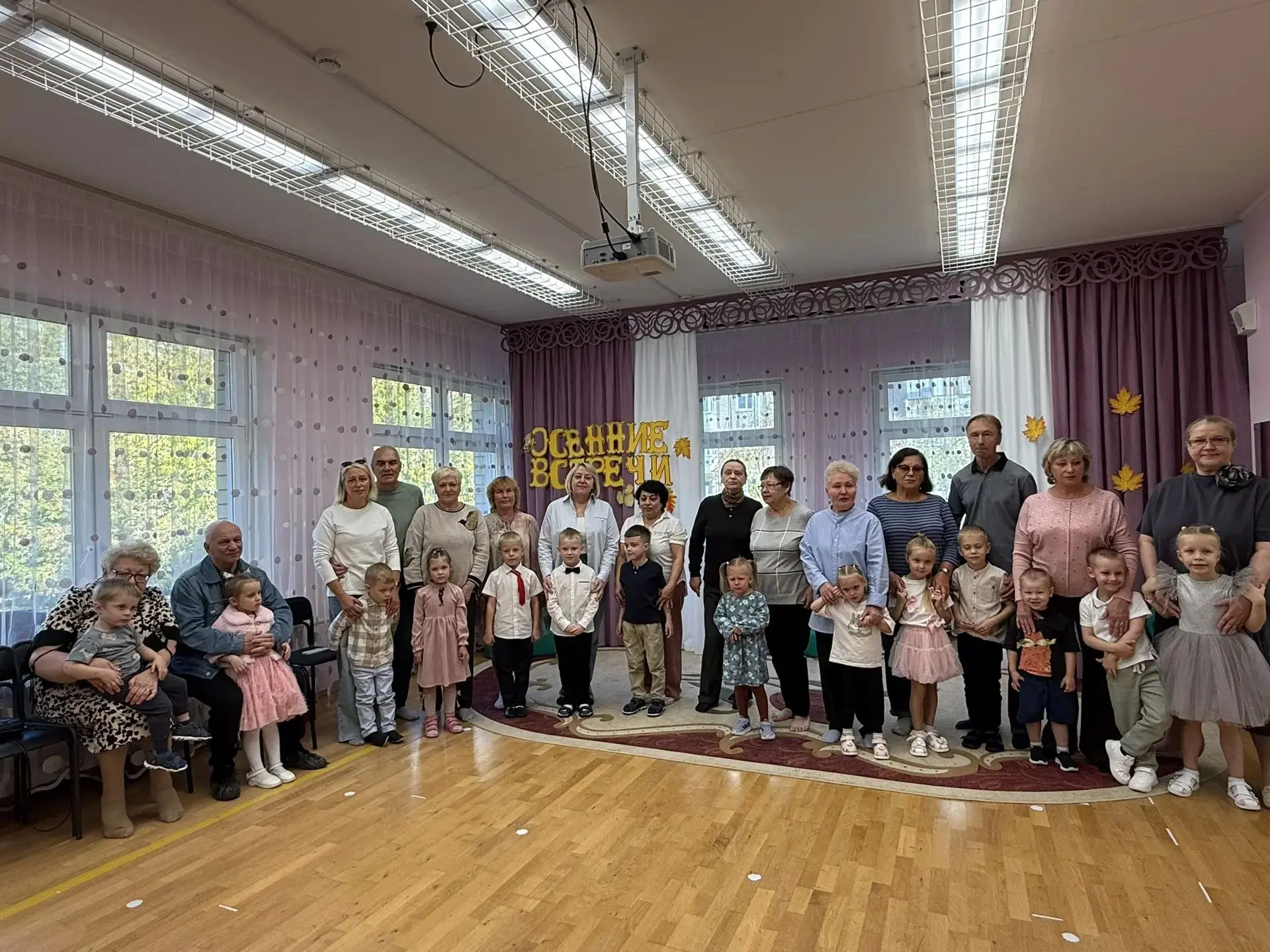 Сегодня в детском саду прошло праздничное мероприятие для бабушек и дедушек.