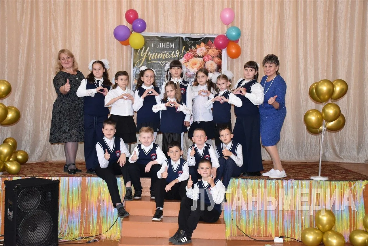 🌟В Кировске учащиеся УВК №2 поздравили своих педагогов концертом в преддверии главного...