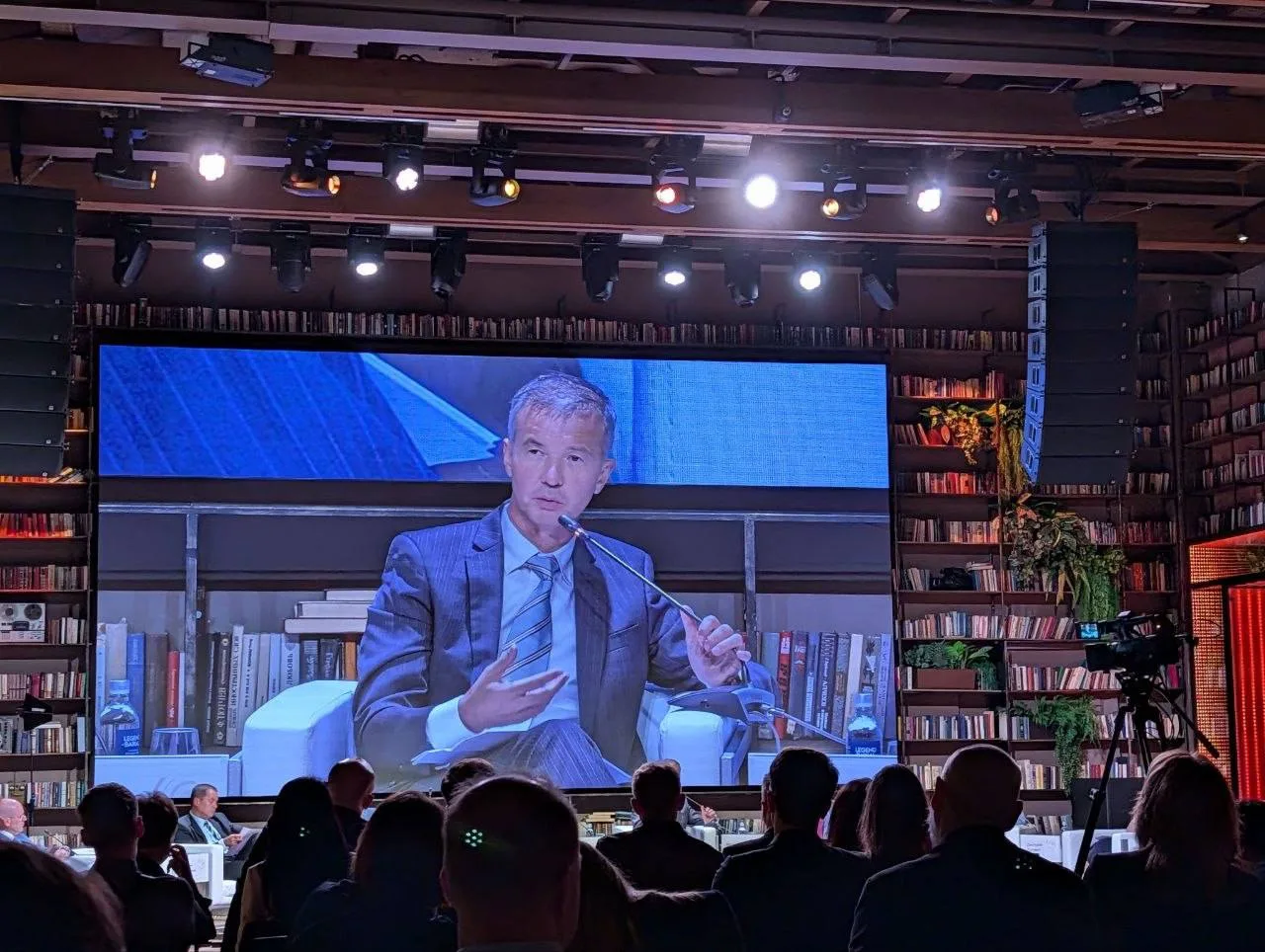 🎙️ Президент ООО «РУСЭНЕРГОСБЫТ» Михаил Андронов в рамках ответа на вопрос ведущего се...