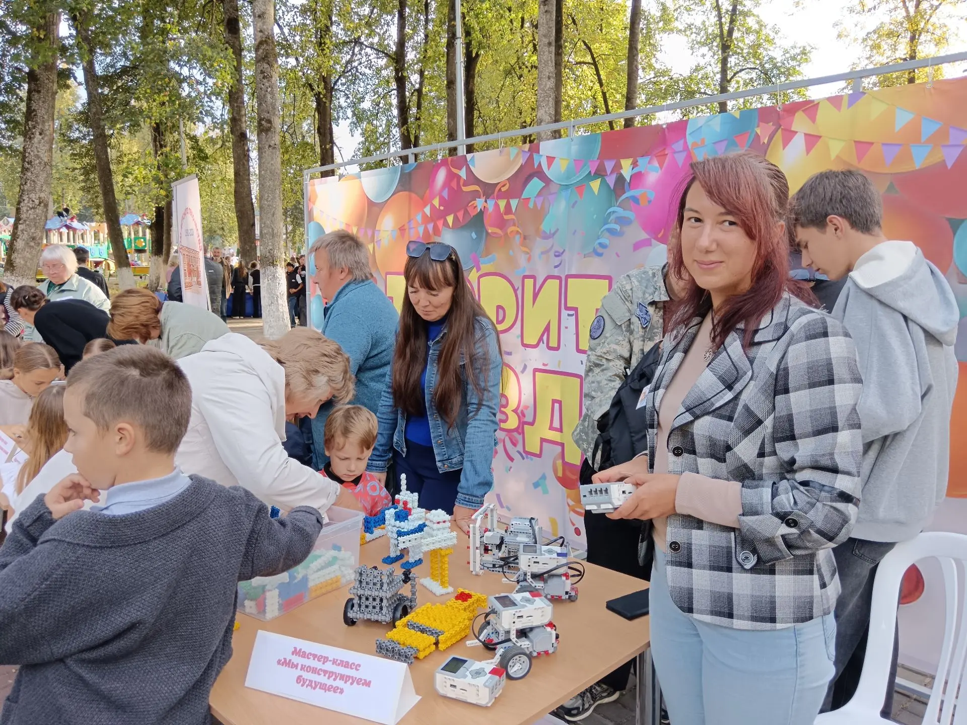 💐✨ Творческие коллективы Дома детского творчества поздравили людиновцев с 400-летием г...