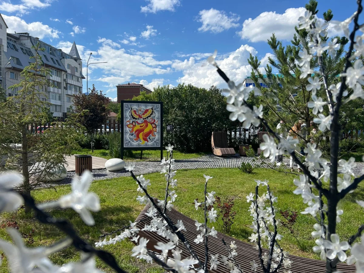 В Тюмени открыли арт-объект «Жар-птица»

Рядом с Домом сказки Ершова, во дворике «Дома Буркова», о