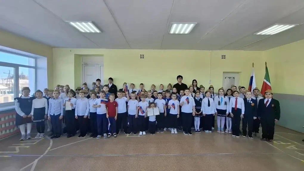 Смотр патриотической песни в начальном звене, посвященный Дню Защитника Отечества.