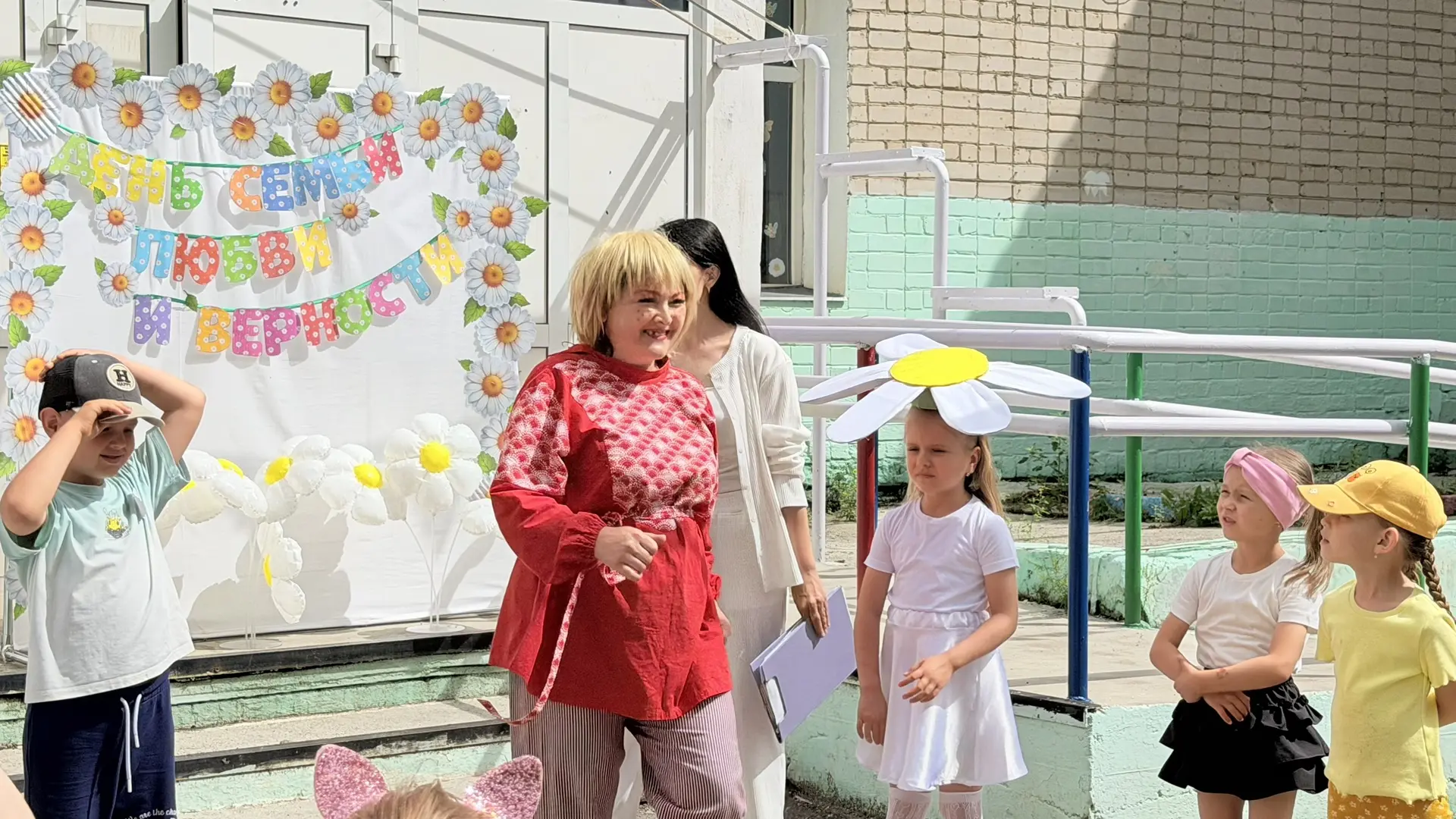 В детском саду № 101 города Читы прошло музыкальное развлечение: «В ритме семейного сча...