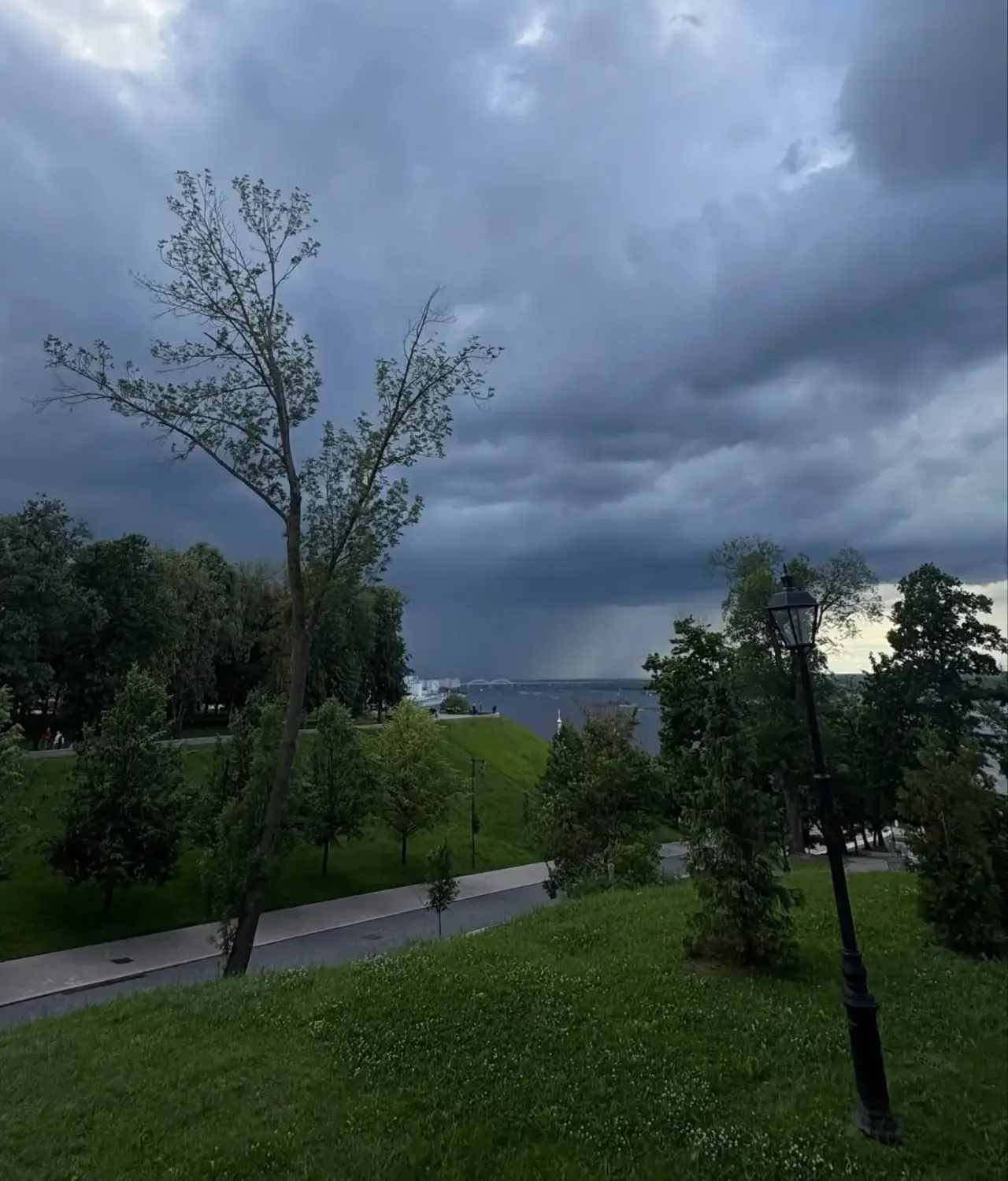 Сильные дожди ожидаются по Нижегородской области 15 и 16 сентября 🌧️