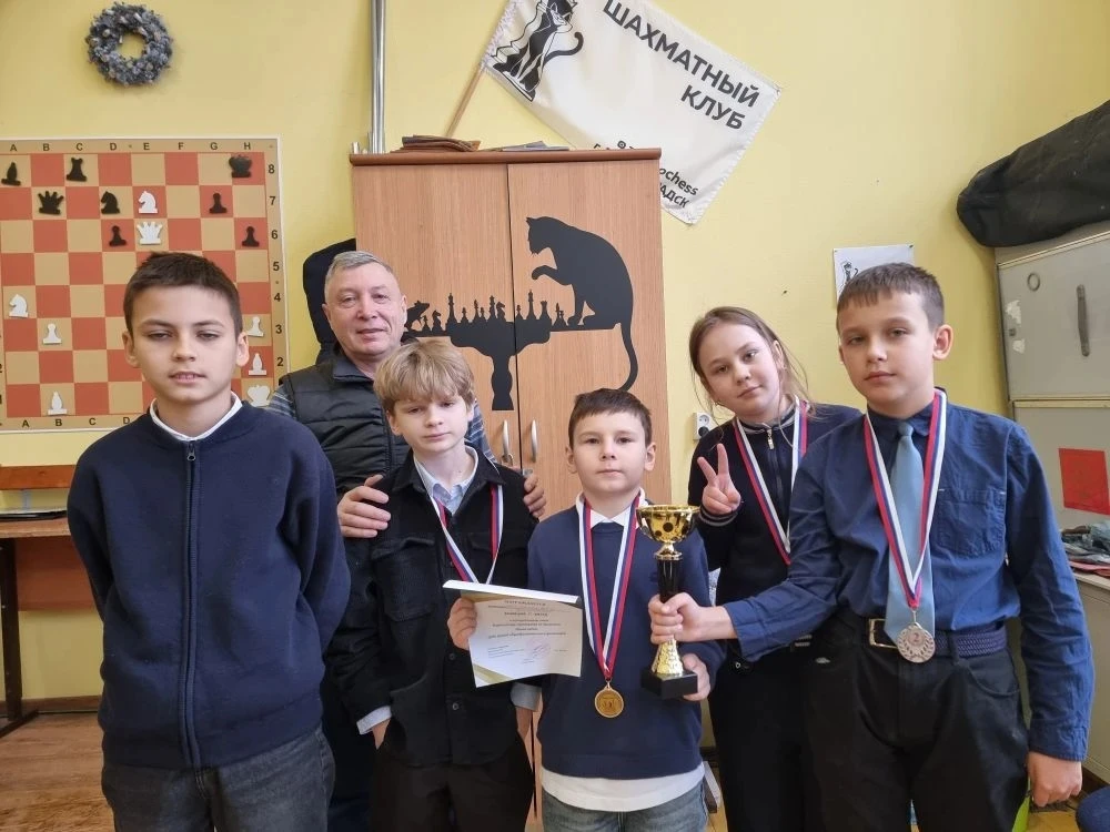 ♟️Ученики начальной школы гимназии Вектор стали призерами на муниципальном турнире по шахматам  📍Сег