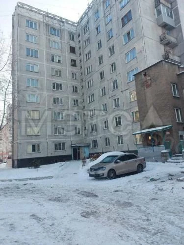 Предложенный объект представляет собой просторную квартиру площадью 58,8 кв. м, расположенную в разв