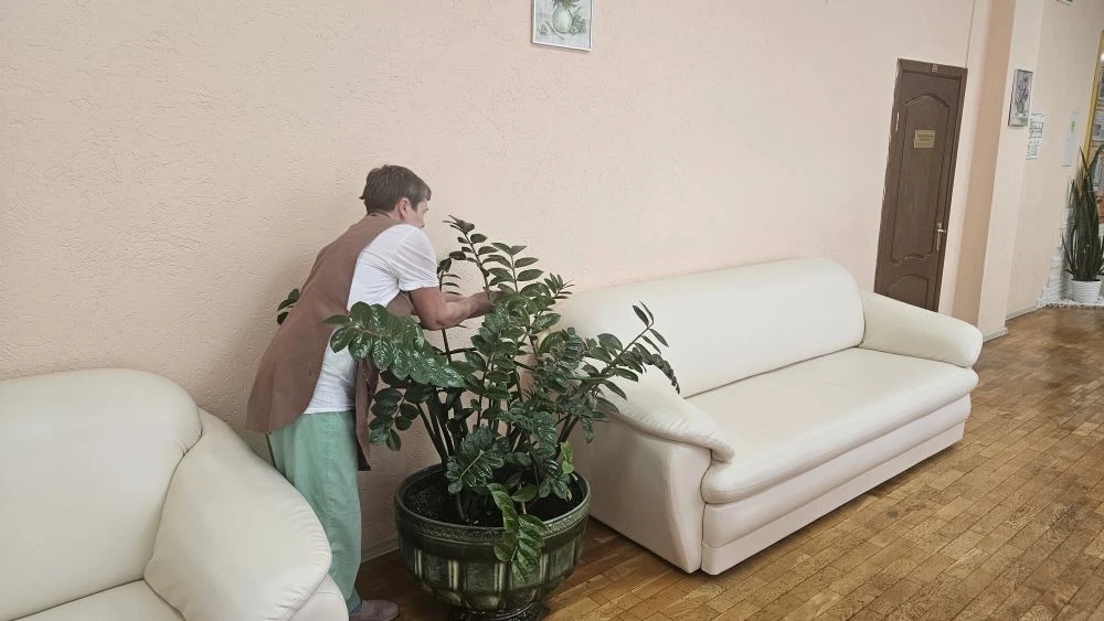 💫Лето начинаем-чистотой сияем!
 🏢 Наша любимая школа уже преображается  и готовится к новому учебн