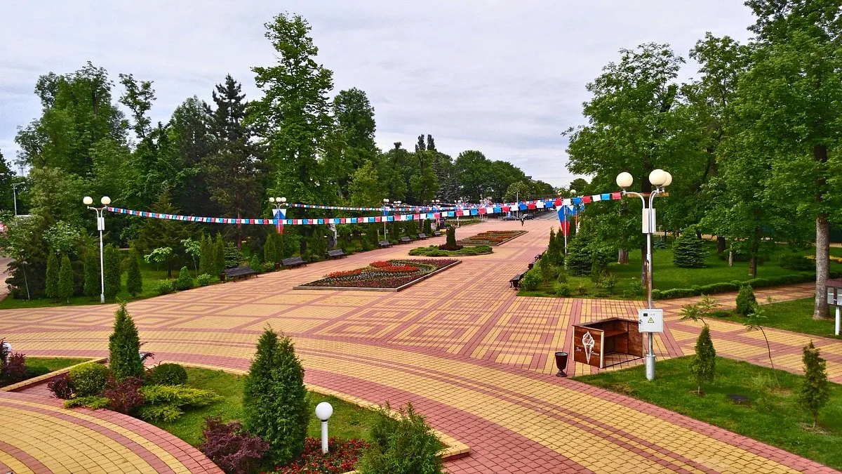 Доброе утро Майкоп!
☀Обстановка: переменная облачность, без осадков.
Ветер западный 5-10 м/с.
Темпер