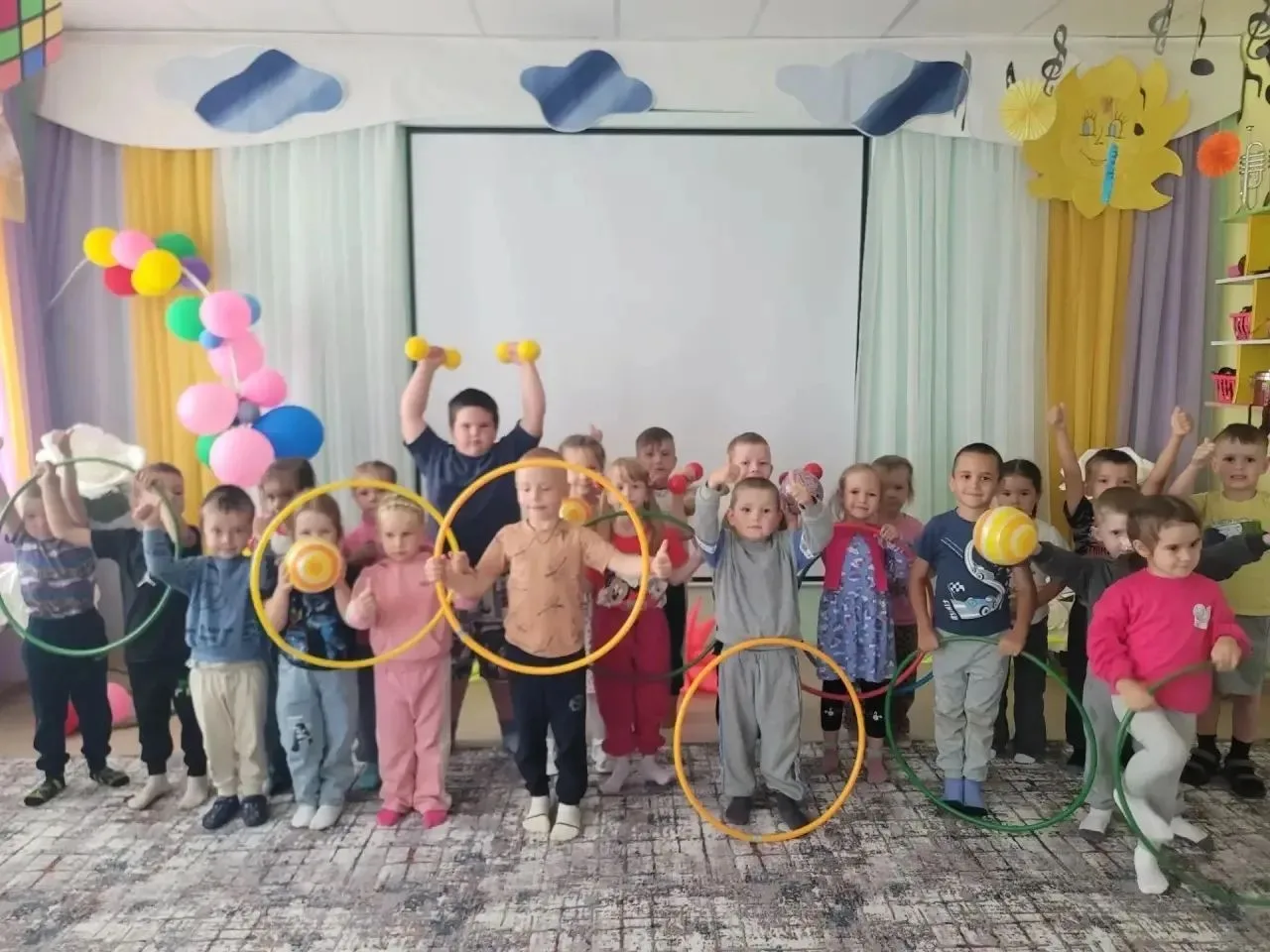 В нашем детском саду прошёл День весёлых эстафет, наполненный радостью и смехом. Активн...