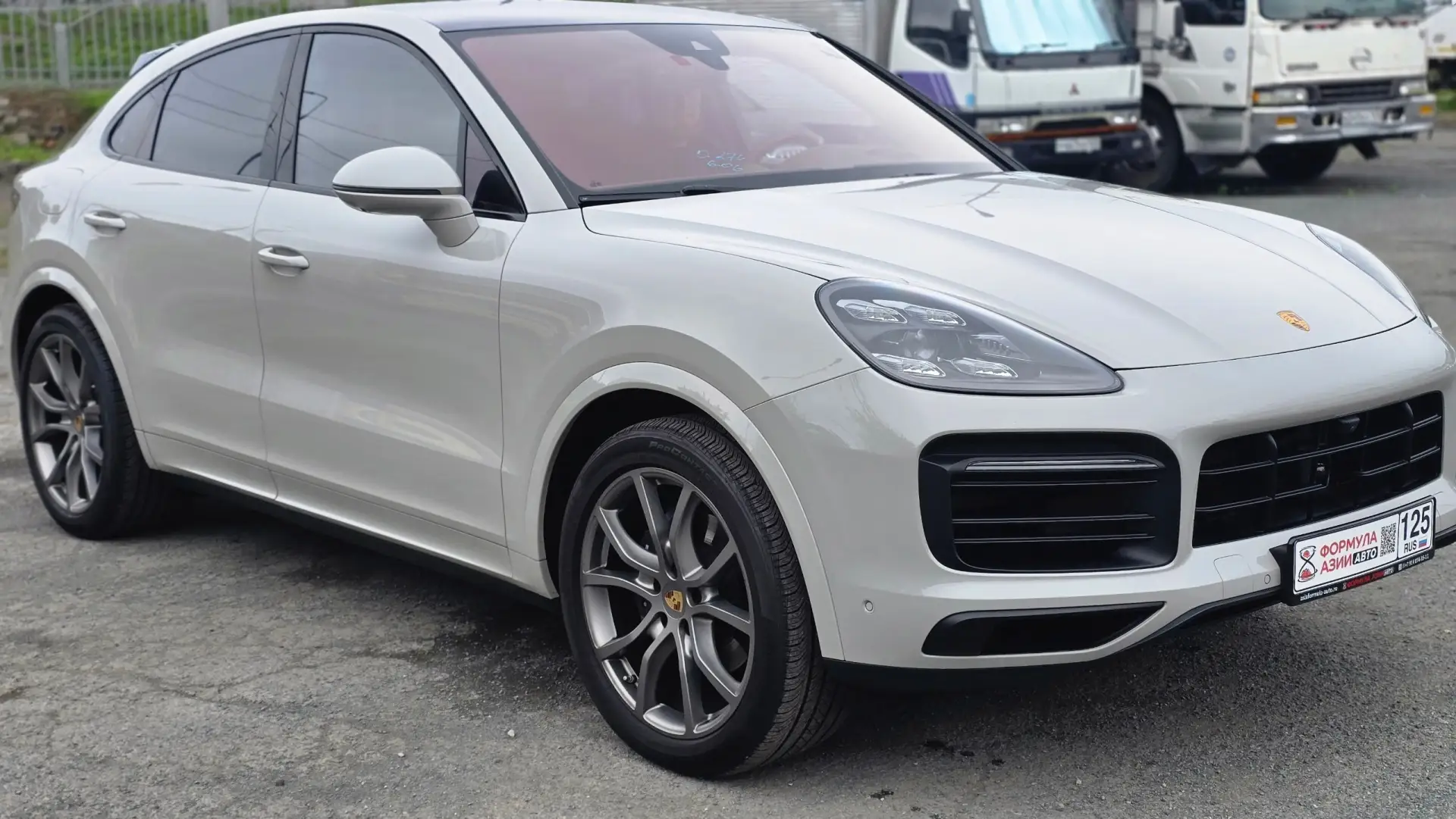 🚗 Porsche Cayenne Platinum Edition 2023 прибыл во Владивосток и уже готовится к отправке в Казань.