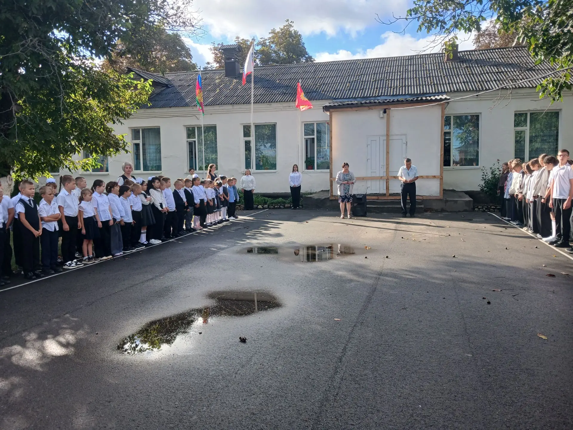 Сегодня, 7 сентября, в нашей школе состоялась традиционная общешкольная линейка, посвящ...