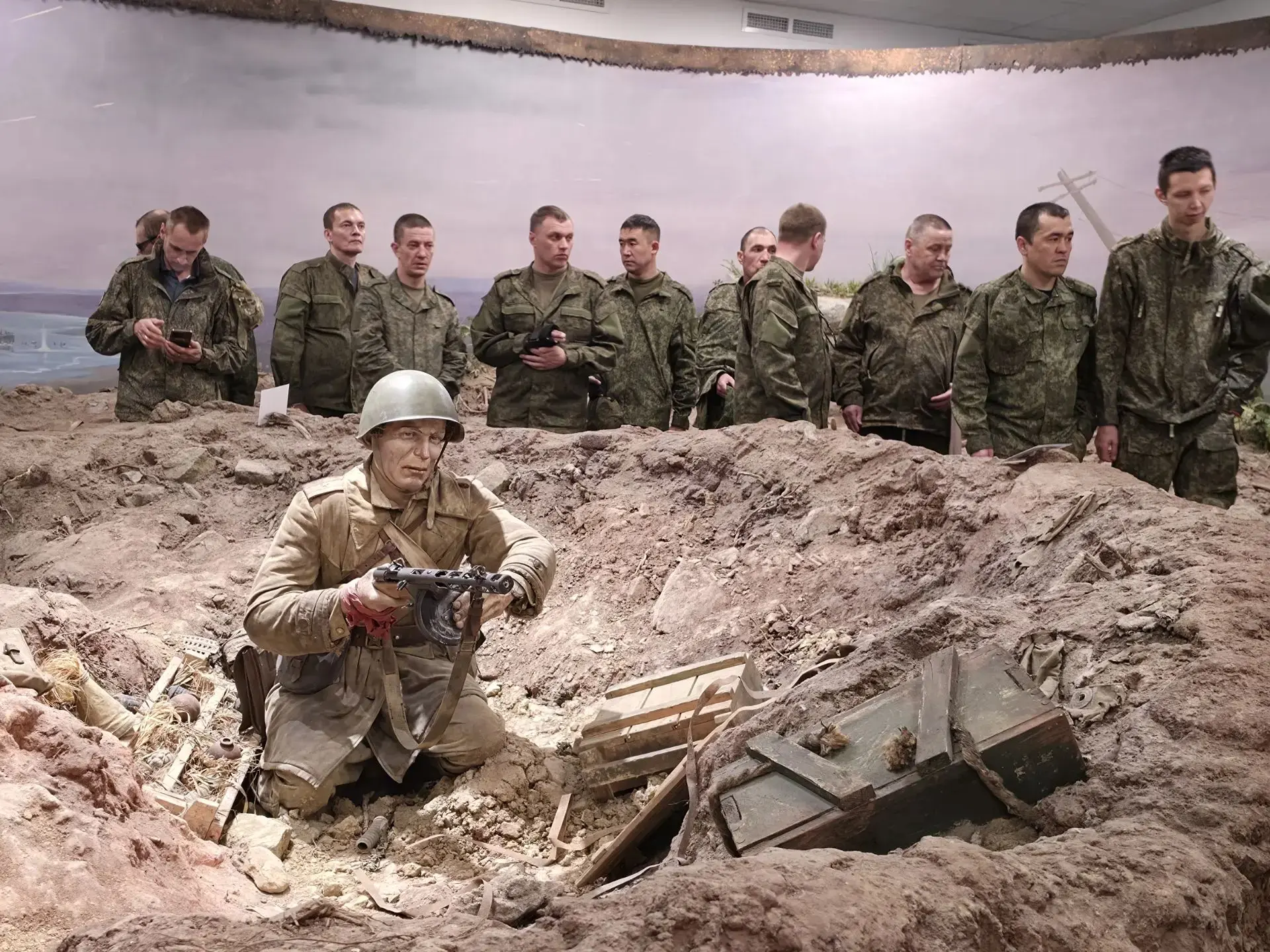 Бойцы 68-го гвардейского армейского корпуса посетили музей «Победа»

🪖 Военнослужащие 68-го гвардей