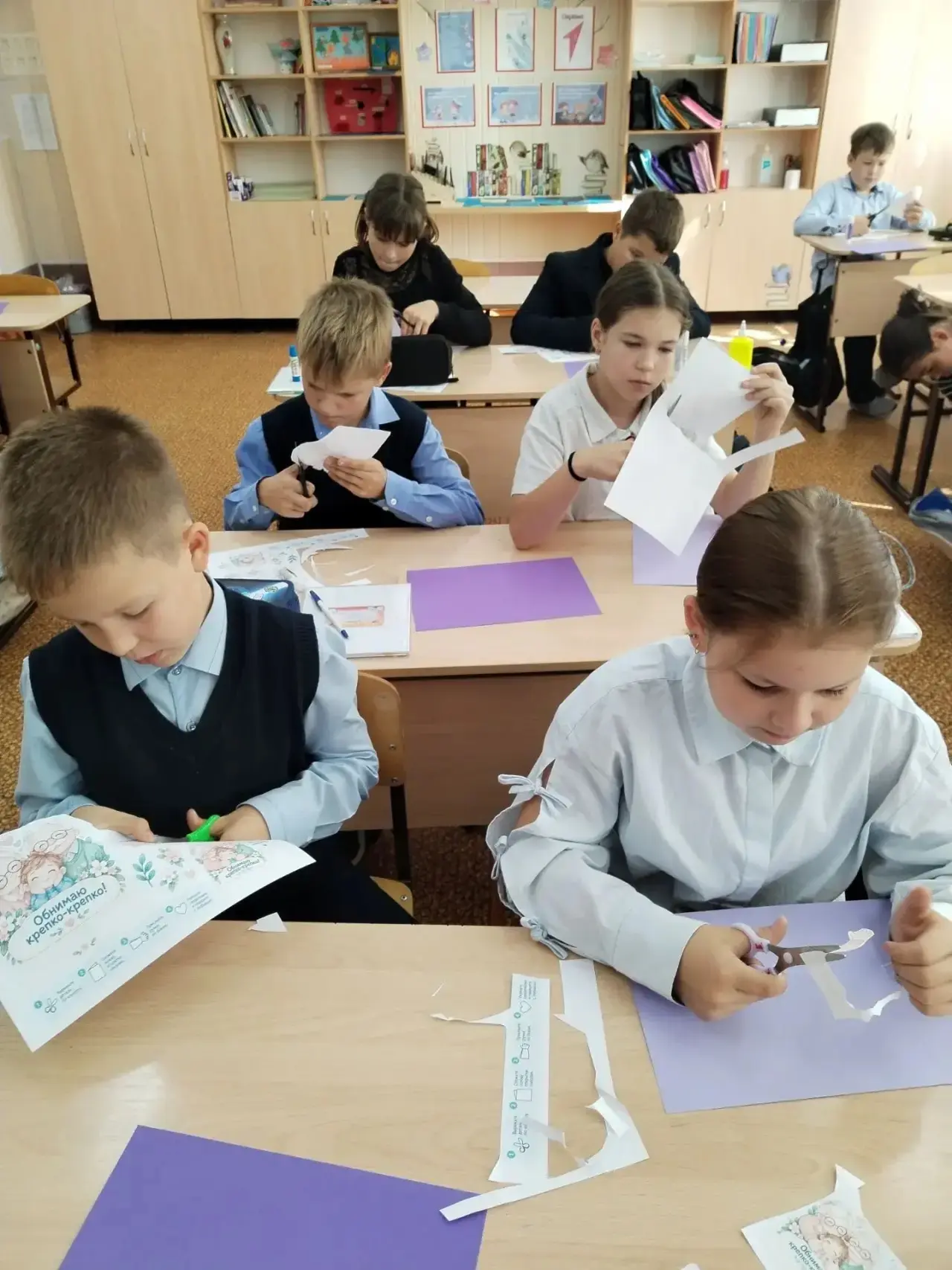 Ученики 4 «Б» и 2 «Б» классов нашей школы с большим энтузиазмом приняли участие в акции...