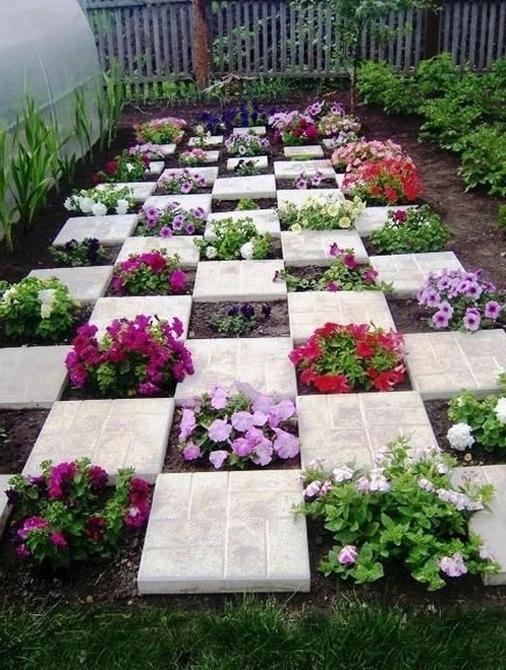 Креативная садовая дорожка в шахматном порядке 🌸🧱