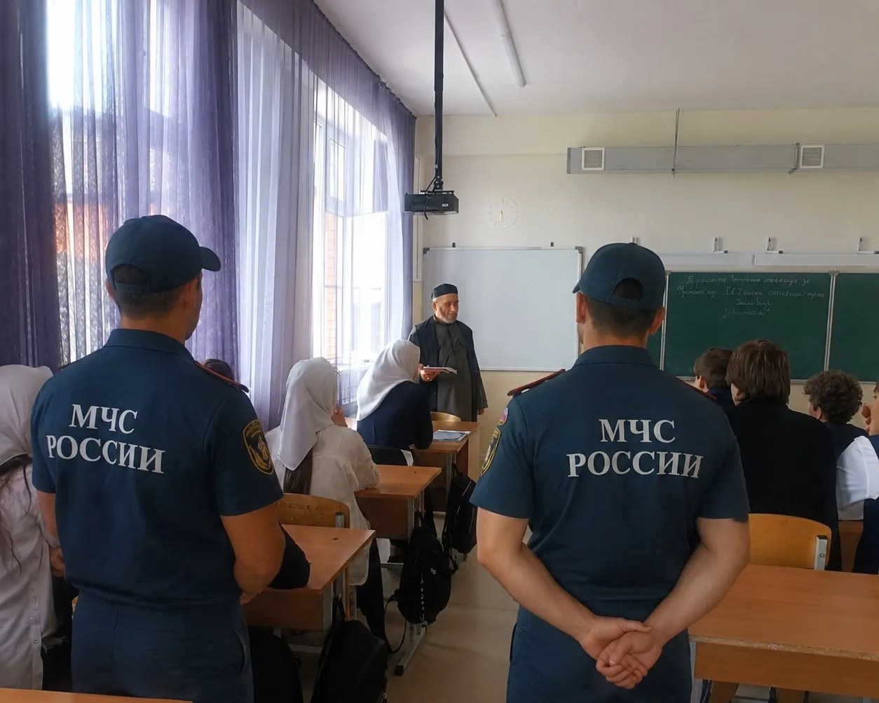 В МБОУ «СОШ № 3 им. Р.И. Гайрбекова с. Валерик» прошли профилактические беседы на тему «Безопасное л