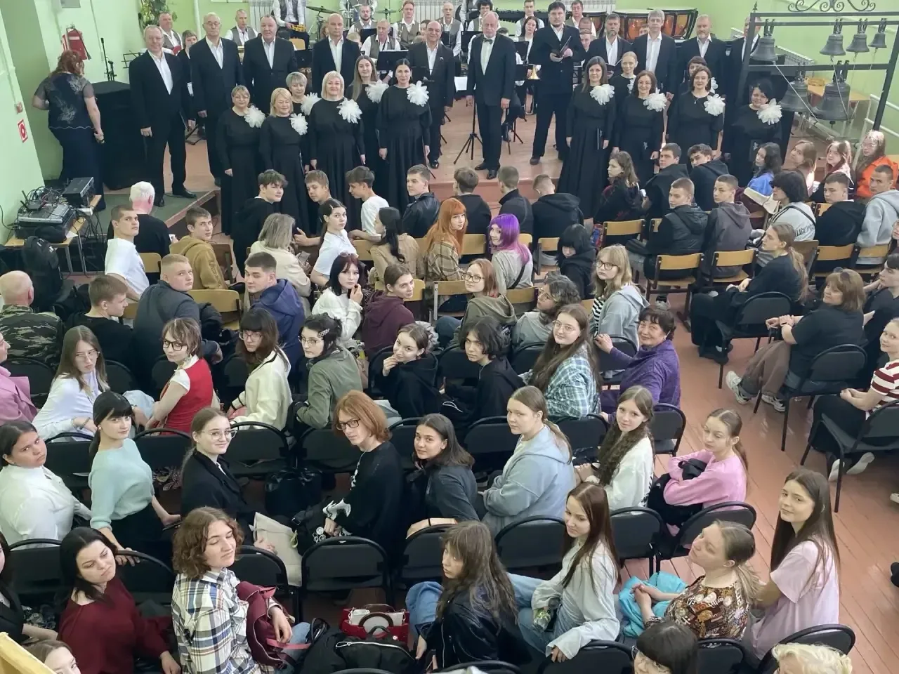 5 мая в колледже искусств прошел концерт «Песни Победы», объединивший студентов и преподавателей уче