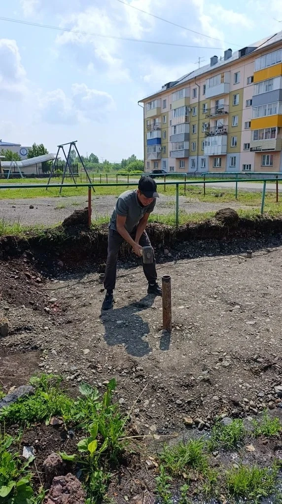 Отличные новости!💪

✅Наши сотрудники завершили обустройство площадки под мусорный контейнер.

 Благ