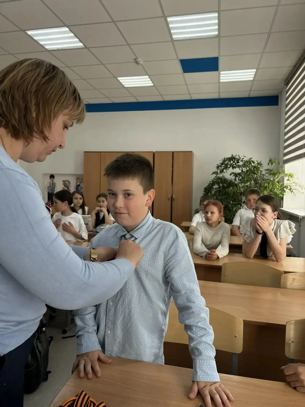 4 "Г" класс МБОУ СОШ №3: Наша гордость – Георгиевская лента! 🇷🇺  Ученики 4 "Г" класса нашей школы, в