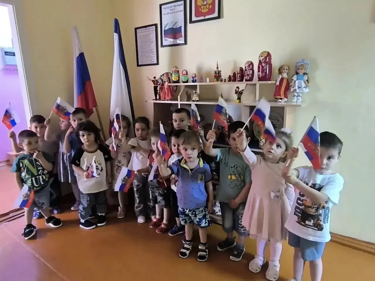 🇷🇺 Занятия ко Дню России в нашем ДОУ
В преддверии Дня России в нашем детском саду прошла серия тем