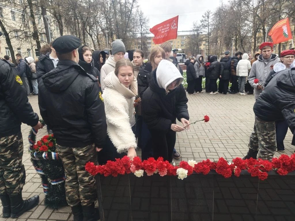 Сегодня, в год трёх знаменательных для нашей страны дат, учащиеся нашего центра образования приняли 
