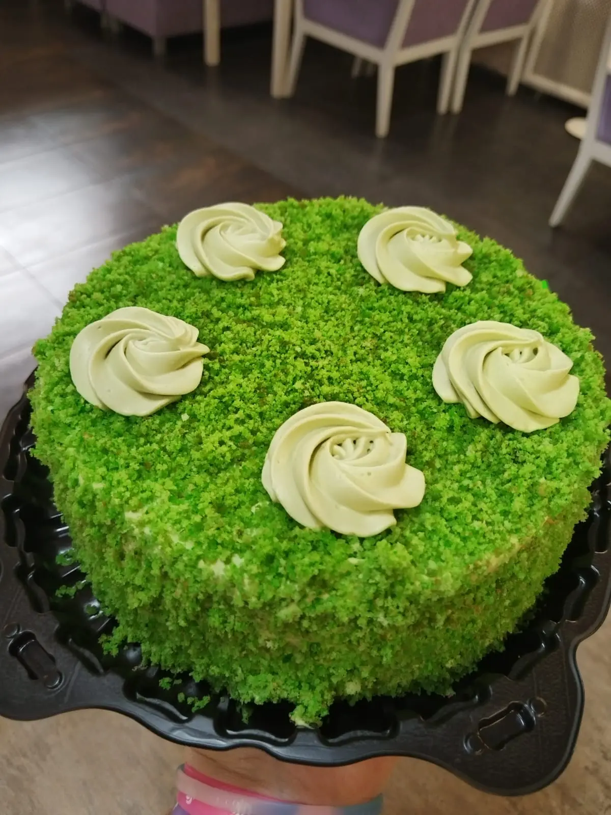 Фисташковый  - 1400р за кг.
