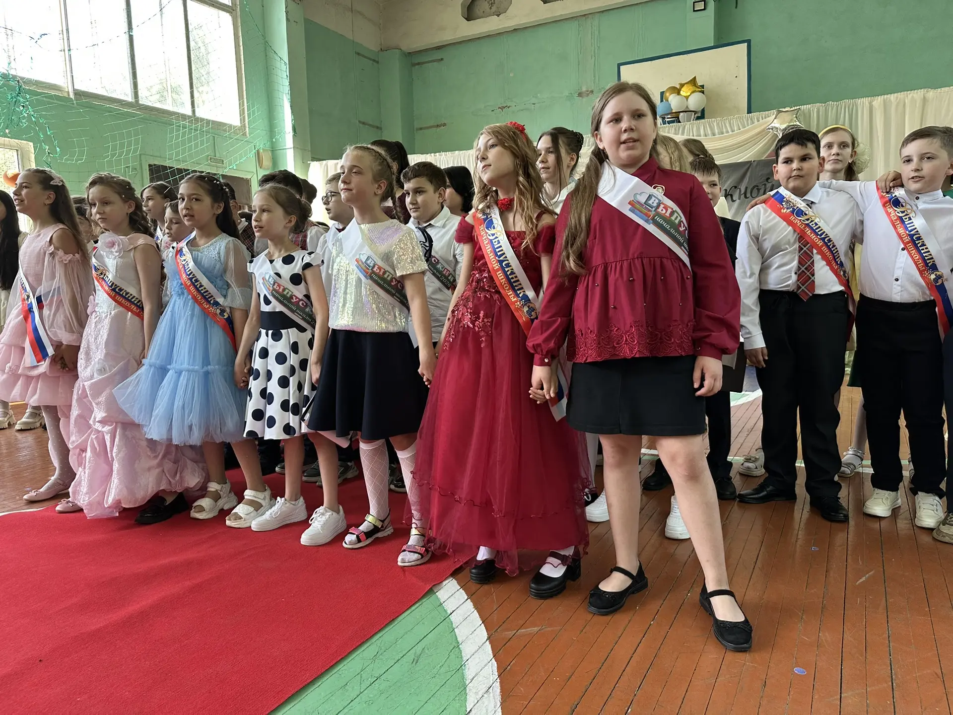 🔔В нашей школе состоялось торжественное событие - выпускной и для 4 «В» и 4 «Г» классов «Прощание с 