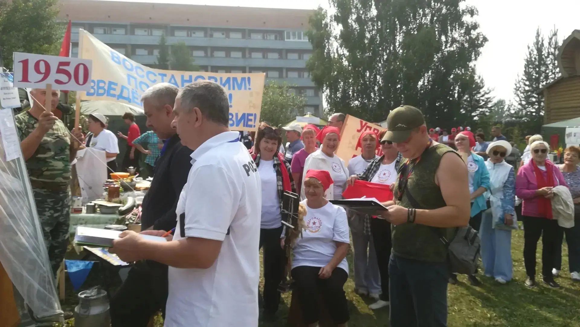 Расскажем, как наши команды покоряли туристический слёт, который состоялся 15 августа н...