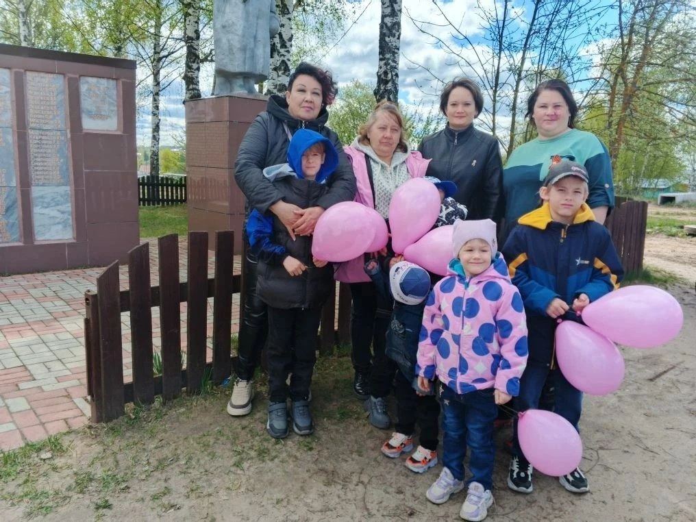 С гордостью и памятью: Семейный центр "Облачко" на митинге в честь Дня Победы!