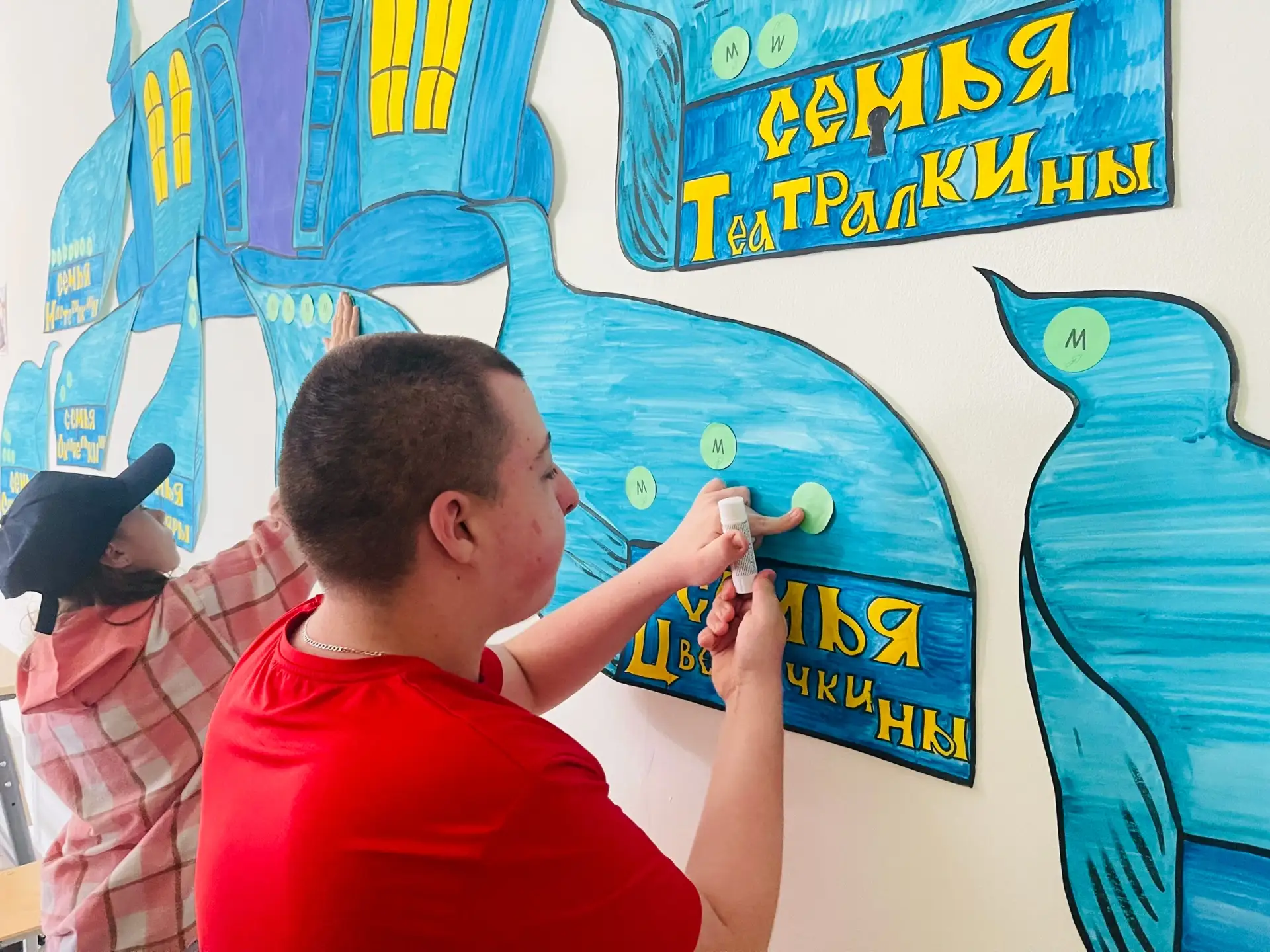 ☀️Утро в городе Мастеров встретило жителей ласковым солнышком.
После бодрой зарядки горожане отправи