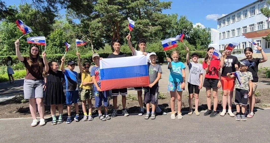 Поздравляем с Днём Государственного флага Российской Федерации! 🇷🇺МАОУ «СОШ ст. Тарха...