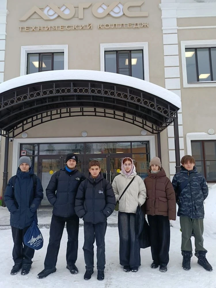 Сегодня делегация нашей школы приняла участие в интереснейшем "Фестивале научно-технического творчес