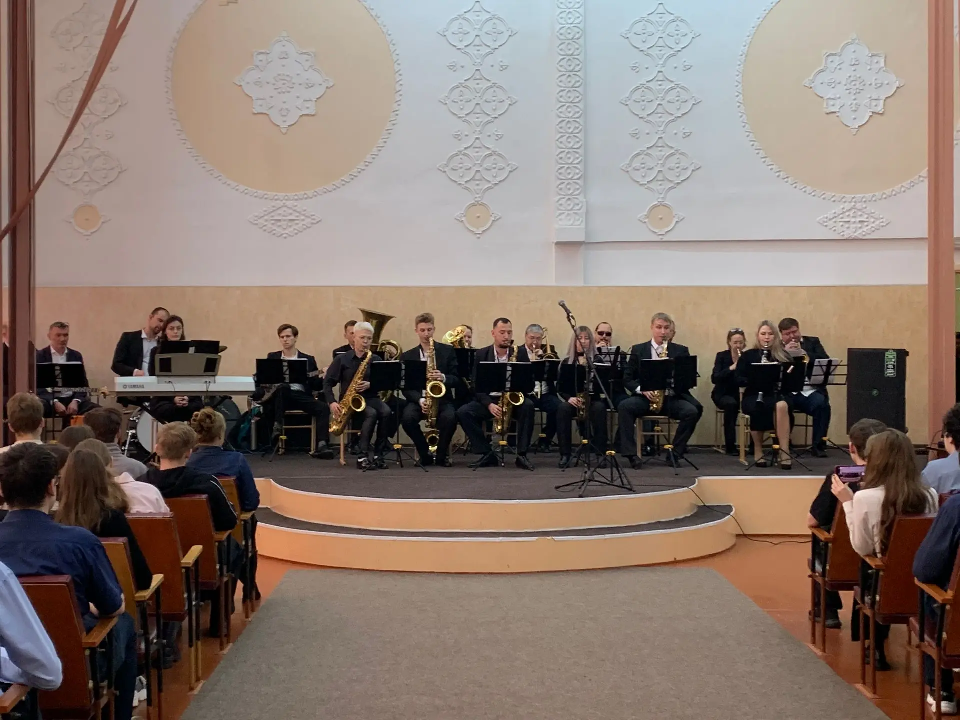 🎺 Концерт государственного джаз-клуба «Геликон» прошёл в нашей школе👏✔️ В рамках программы «Пушкинск