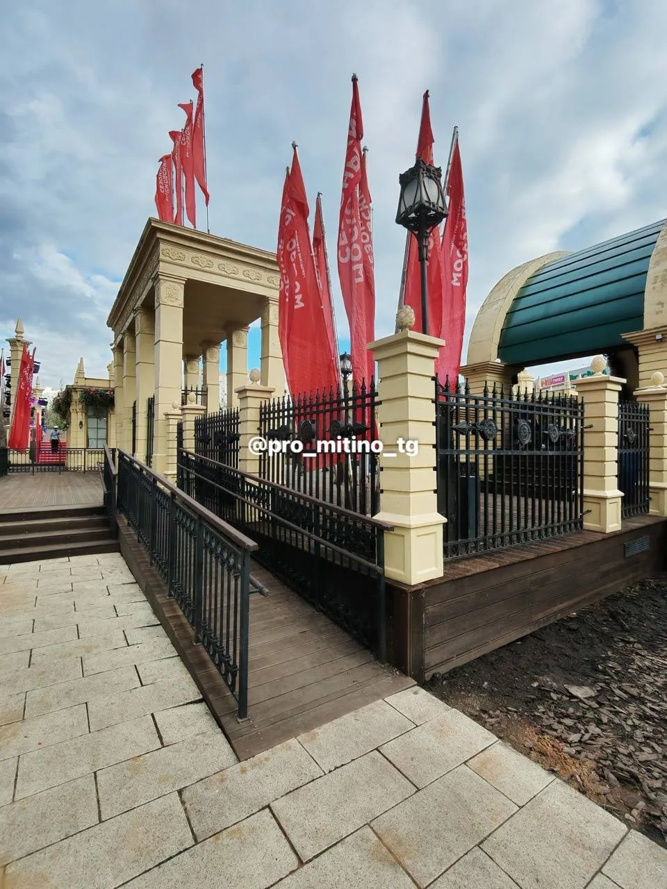 Ремонт на фестивальной площадке у метро закончен и площадка приняла первых посетителей на фестивале!