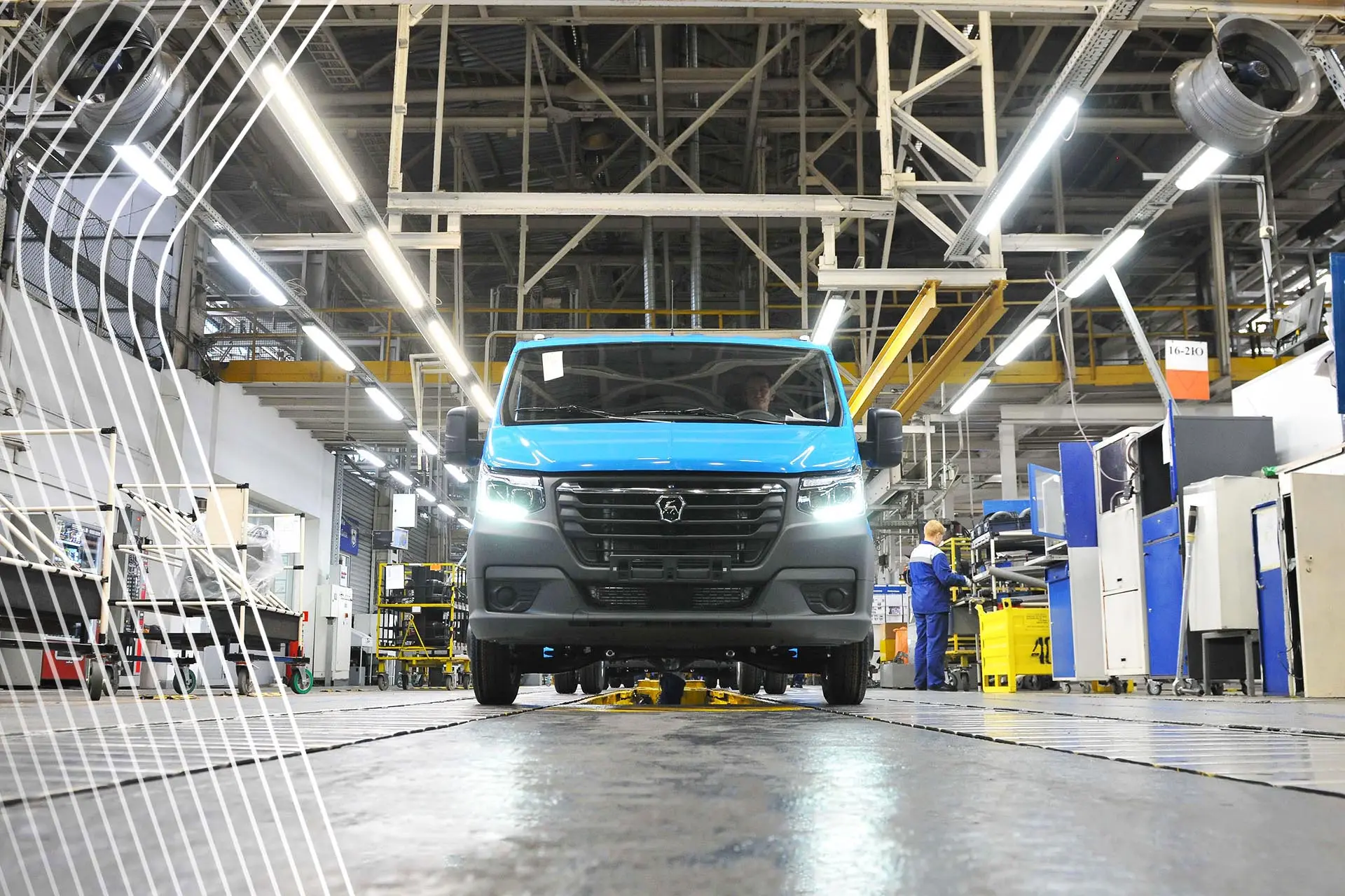 🔧 С чего начинается сборка автомобиля на конвейере Горьковского автозавода? Как туда п...