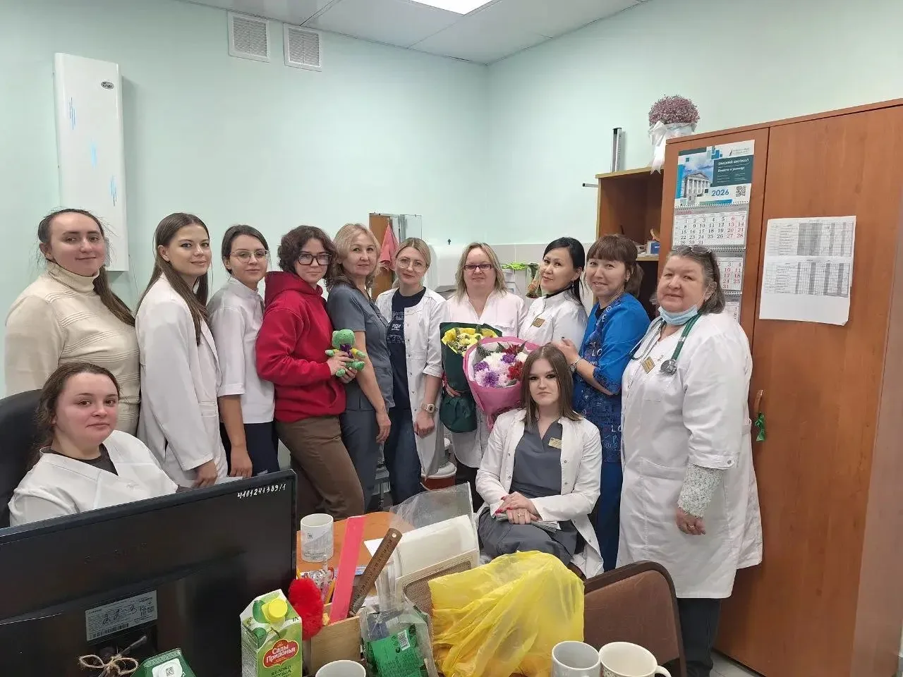 🌸 12 мая отмечается Международный день медицинской сестры! 💉🩺

Коллектив БУЗОО «ГП №2» и пациенты