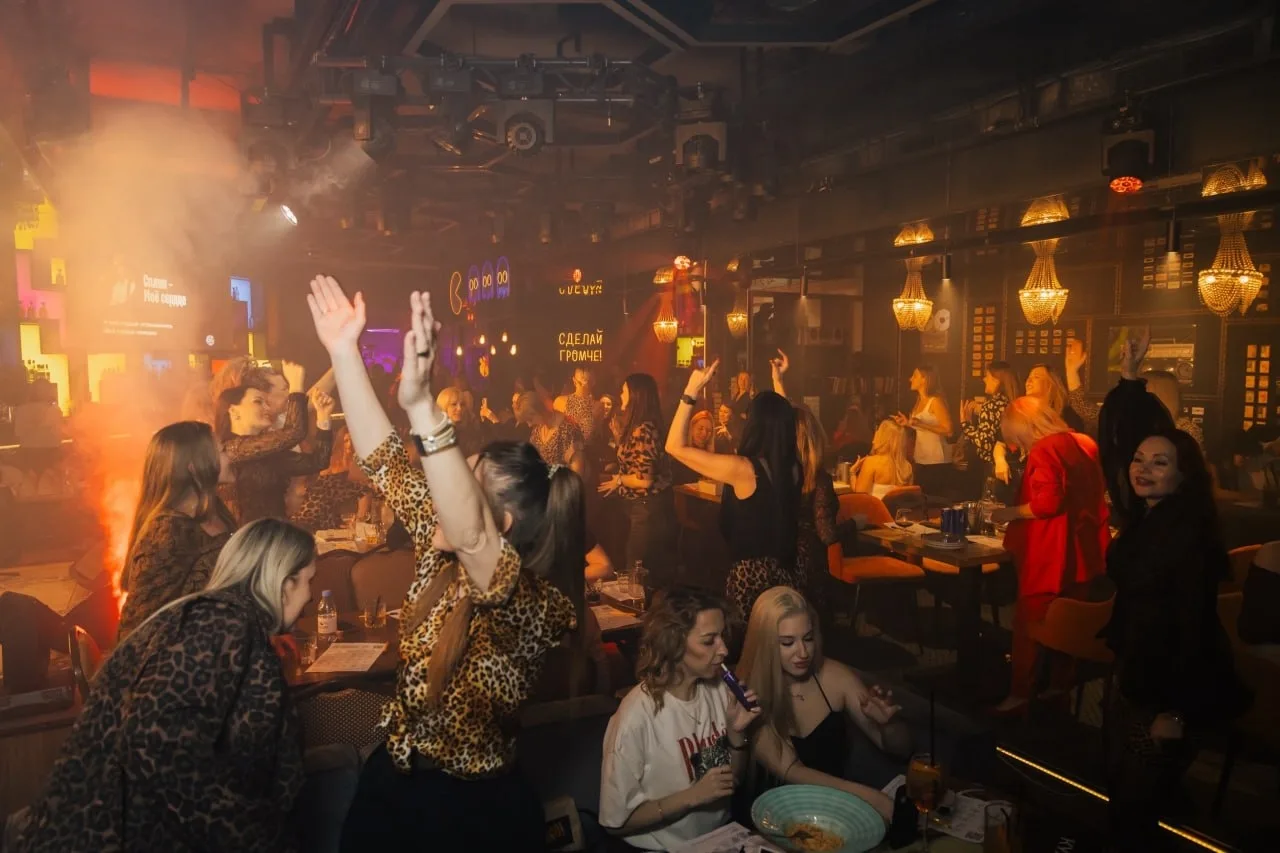 За порцией азарта отправляемся на музыкальное лото🎲🎶

✅У каждого участника будет большой бланк с п